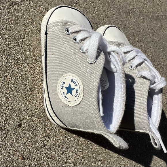 Gray baby cloth lace up shoes size 2 baby first shoes like new - Picture 2 of 9